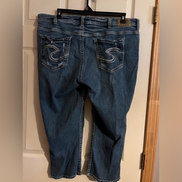 Silver Suki Capri jeans, size 24 - Picture 2 of 9